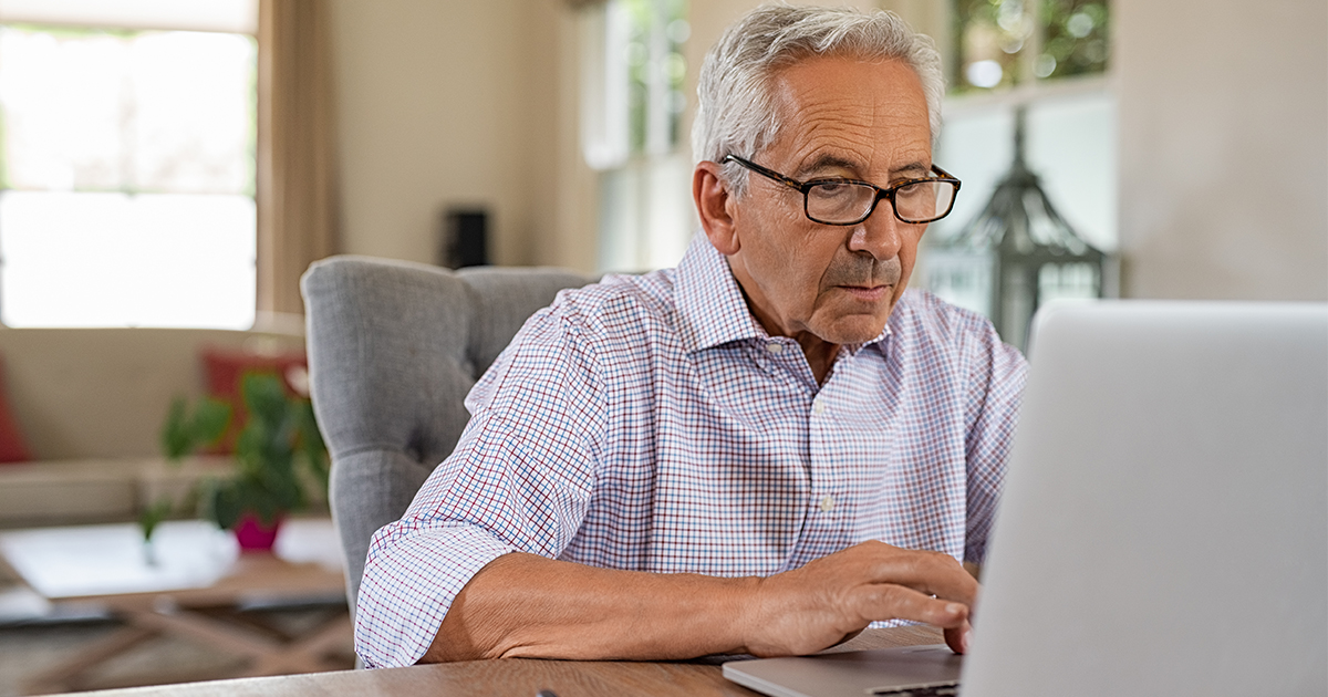 Elderly Man Kindly Rewinds YouTube Video to the Start So Next Viewer ...