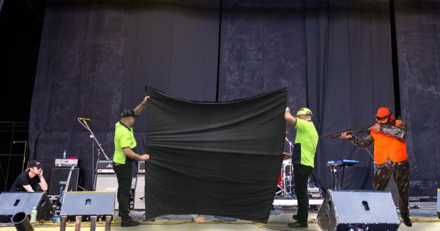 Band of Horses Guitarist Put Down After Breaking Leg