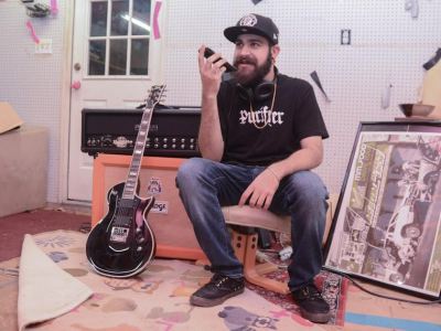 guitarist, records, voicemail, message