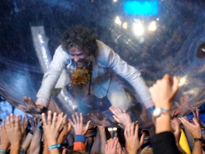 wayne coyne, flamming lips, bubble, immune system