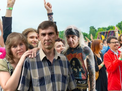 ticket, couple, guy, talking