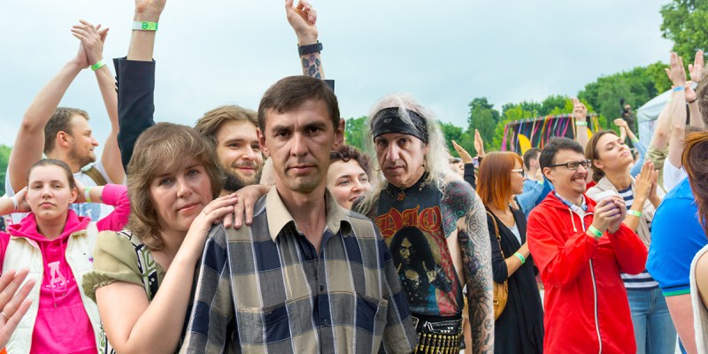 ticket, couple, guy, talking