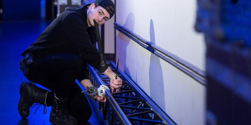 stagehand, flashlight, roadie, mouth