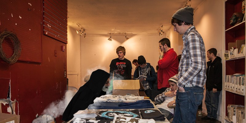 merch, thief, ancient, curse