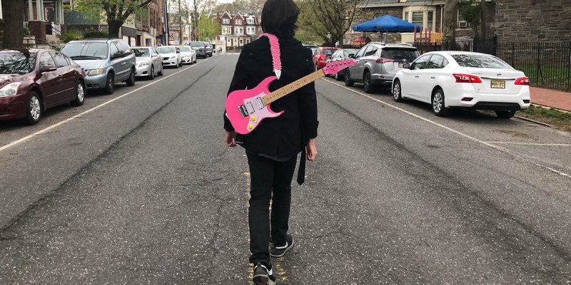 smokes, out, guitarist