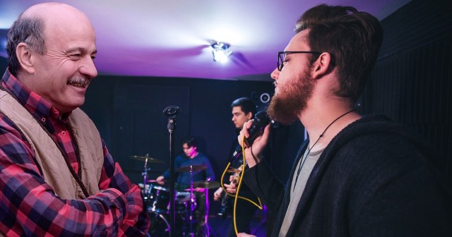 Local Dad Refers to Guitar as “Axe” Eight Times in 15 Minutes