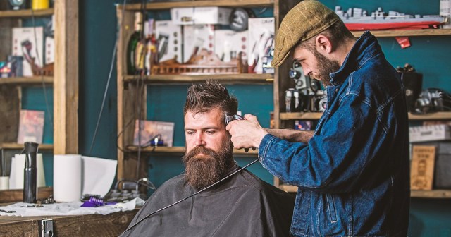 Man Waits Until Haircut Finished to Interrupt Barber’s Shitty Right-Wing Rant