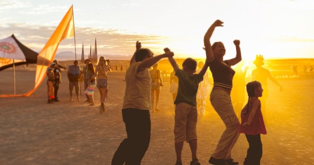 Family of Four Broken Down in Desert Forced to Dance in Post-Apocalyptic Hell-Scape for Gasoline