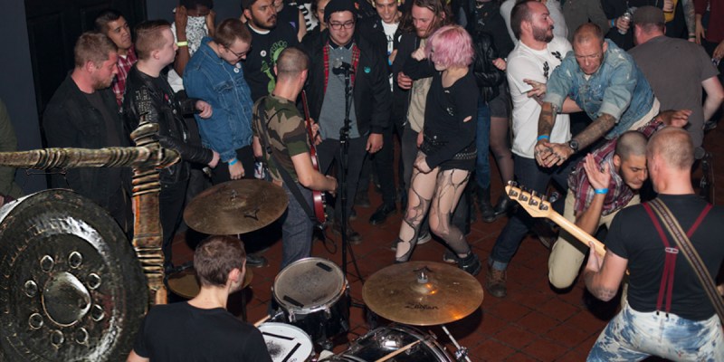 gong, drums, audience
