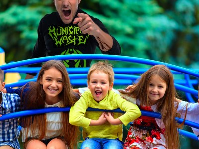 heckler, playground, kids