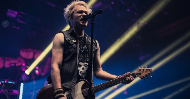 How Well Do You Remember the Lyrics to Sum 41’s “Fat Dick”