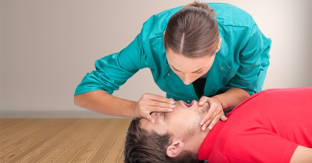 Paramedic Fixes Gamer by Blowing Into Him a Few Times