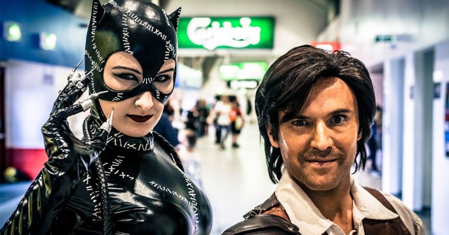 Catwoman Reminds Comic Con Hookup That After This Weekend Their Relationship Is No Longer Canon