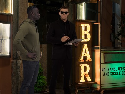 bar, dress code, discrimination