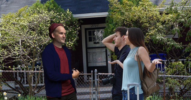 Ian Mackaye Confused by Airbnb Guest’s Lack of Interest in Taking Porch Photo
