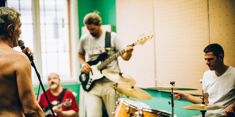 good idea, lead singer, idea, solo