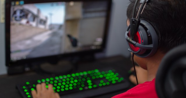 Guy Gaming for 17 Hours Decides He’s Doing It For Charity