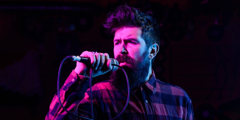 lying, frontman, back, venue