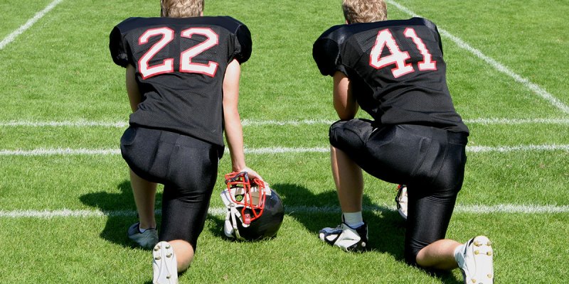 xfl, vince mcmahon, football, concussions