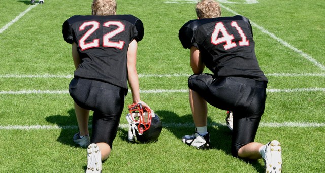 XFL Players Only Kneeling During Anthem Due to Untreated Concussions