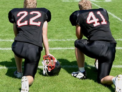 xfl, vince mcmahon, football, concussions