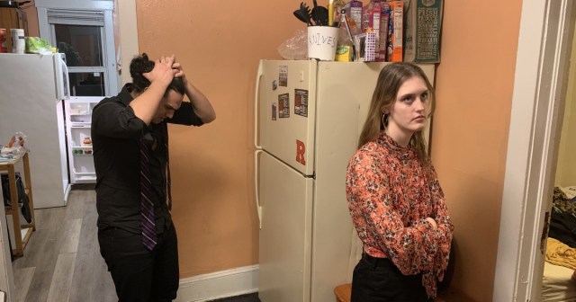 Boyfriend Concludes 45-Minute Rant on Why He Doesn’t Need Therapy By Stabbing Refrigerator