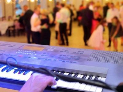 wedding, music, perform, pay, money, lonely