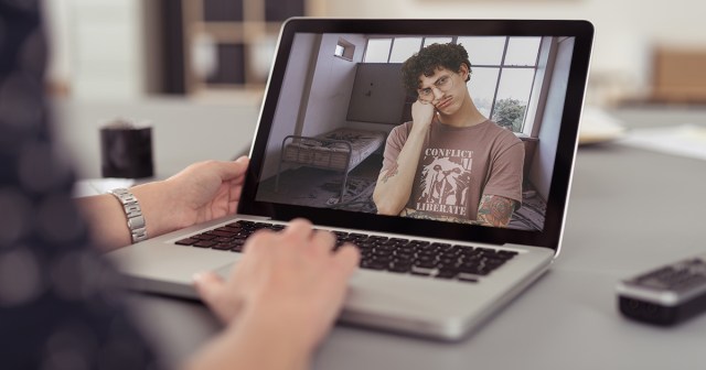 Punk Uses Stock Photo of Dirty Apartment as Zoom Background to Hide Parents’ Mansion