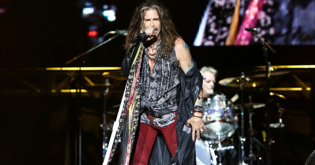 Here’s How Anyone Can Make a Face Mask From Items Lying Around Steven Tyler’s Mic Stand
