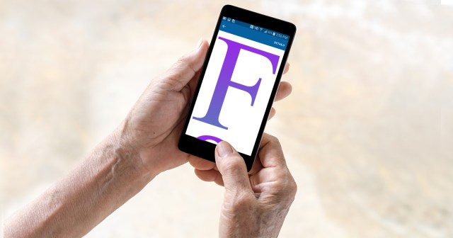 Mom Has Phone Font Set to One Letter Per Screen