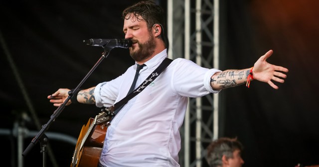 Committed Frank Turner Gains 40 Pounds to Cover Fat Mike’s Songs for New Split Album