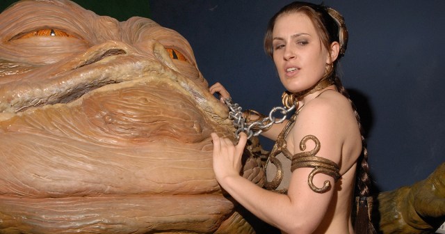 Husband Critiques Accuracy of Wife’s Sexy Slave Leia Outfit to Orgasm