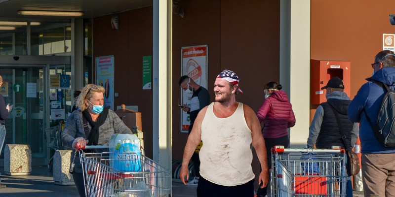 right wing, mask, shoppers, beer