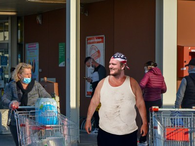 right wing, mask, shoppers, beer