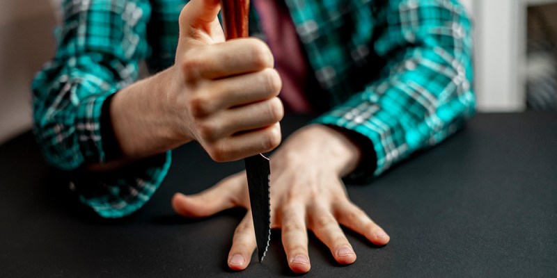 knife, trick, lame, scary, sharp, dangerous