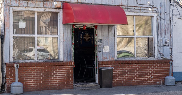 COVID-19 Least Dangerous Thing in Reopened Dive Bar