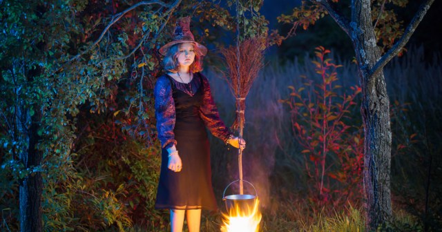 Help! I’m Trying to Watch This Cradle Of Filth Livestream But My Cauldron Keeps Buffering