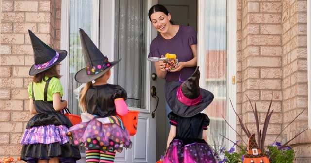 Cool Mom Gives Out Full-Size Xanax Bars on Halloween