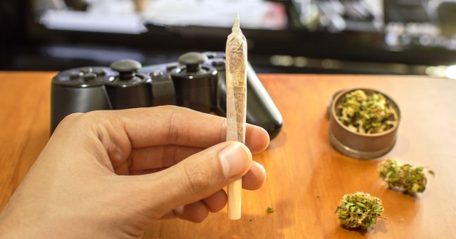 Gamer Who “Plays Better While High” Has No Basis for Comparison