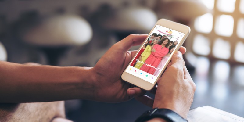 polyphonic, online, tinder, music, dating app, choir, singers, 25, big, large, group