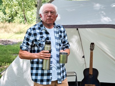 bernie, appalachian trail, guitar