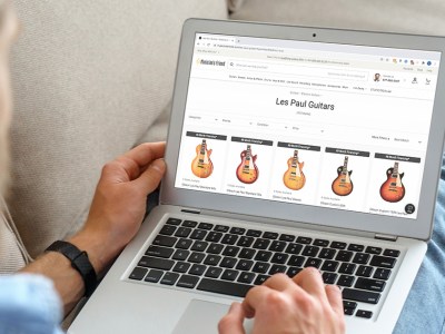 lonely, musician, guitarist, computer, internet, web, browser, type, search, browse, friend, musician's friend