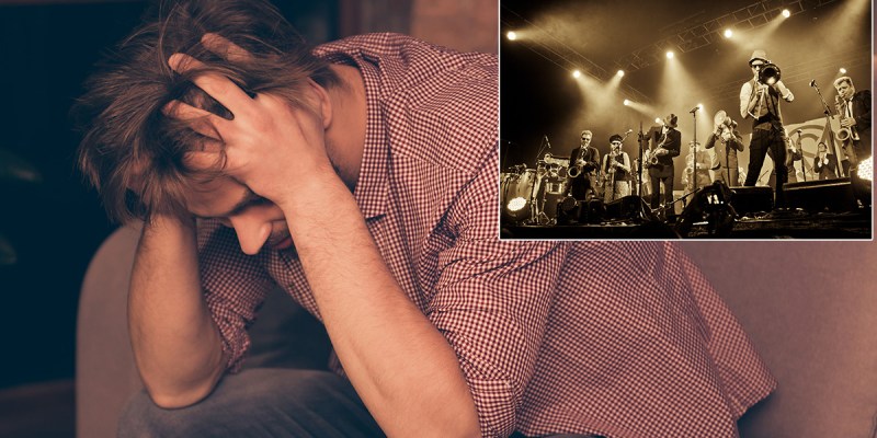 frontman, pink, shirt, hair, frustrated, lights, live, show, hands, sad, annoying, sing