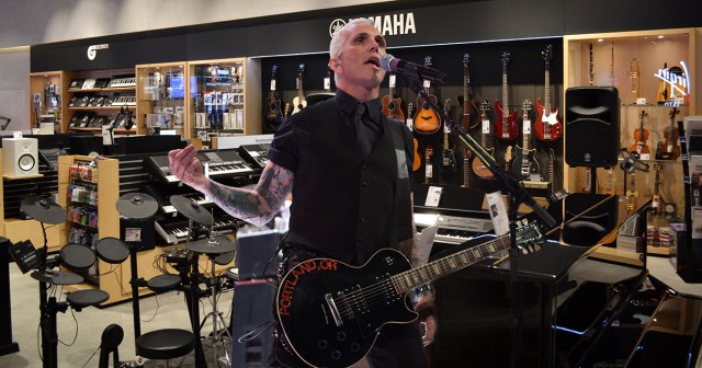 Guitar Center Manager Doesn’t Remember Hiring Everclear for In-Store Appearance