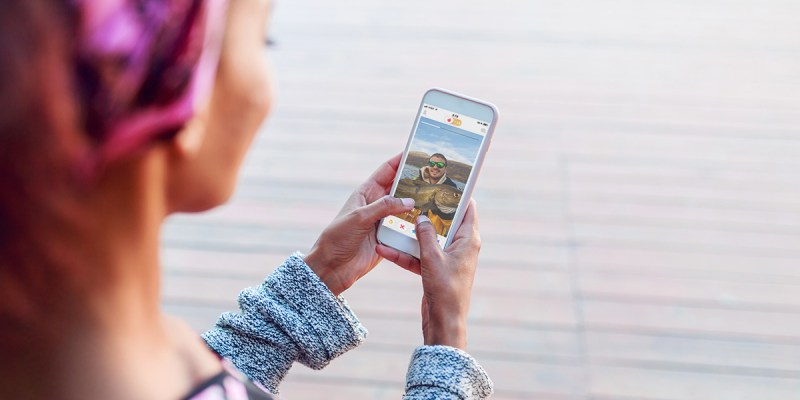 fish, picture, ocean, lake, punk, phone, tinder, text, dm, swipe, swipe right, iphone, woman, gross, creepy