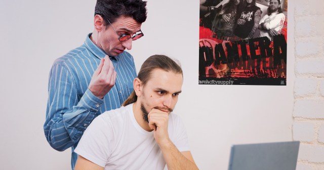 Weezer Fan Eats Parasites off Pantera Fan in Exchange for Protection