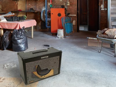 amp, tolex, rip, tear, broken, sad, as is, smashed, destroyed, refund, cash, creepy, craigslist, pickup, trade, guitar amp, guitar