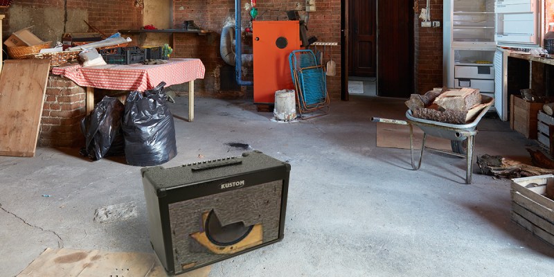 amp, tolex, rip, tear, broken, sad, as is, smashed, destroyed, refund, cash, creepy, craigslist, pickup, trade, guitar amp, guitar