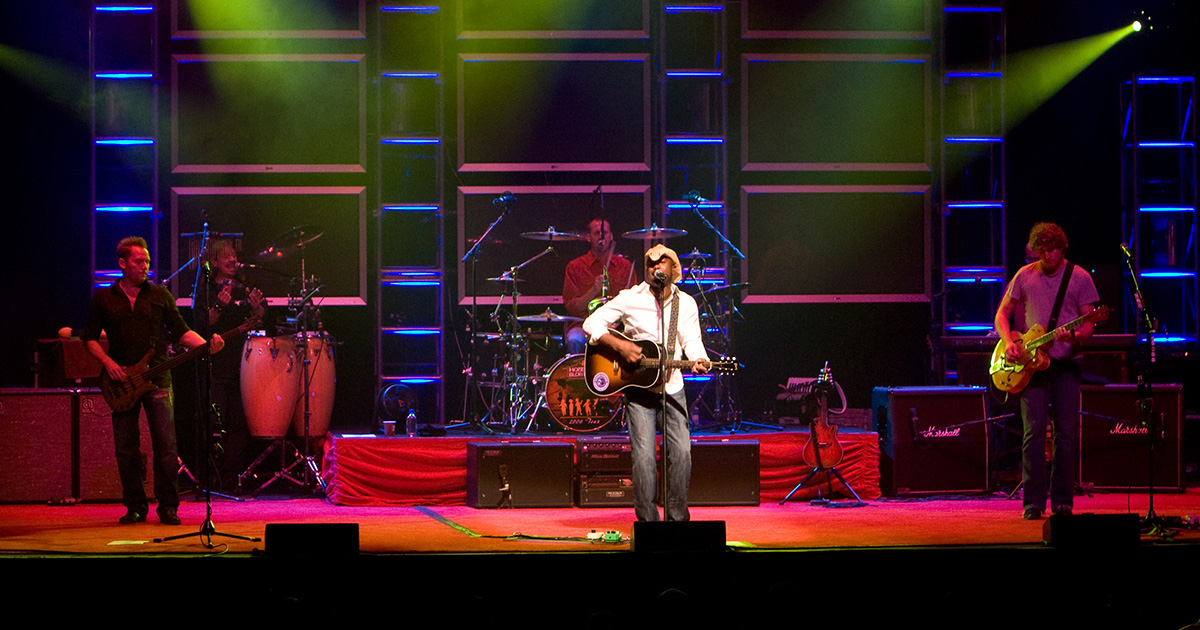 hootie, bassist, singer