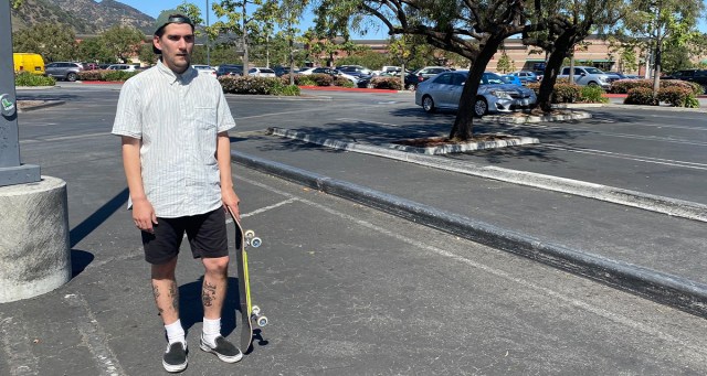 28-Year-Old Just Getting Into Skateboarding Highly Overestimating Its Sex Appeal